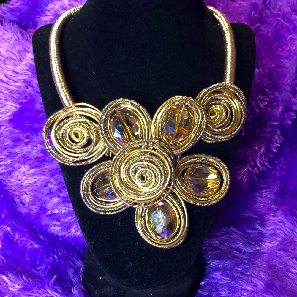 Gold Statement Necklace !